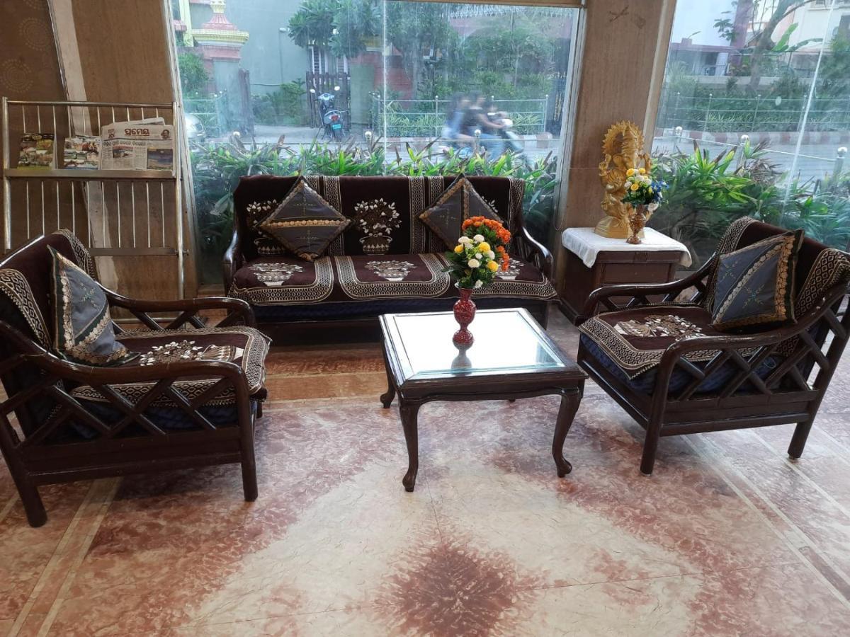 Hotel Surya Beach Inn Puri Kültér fotó