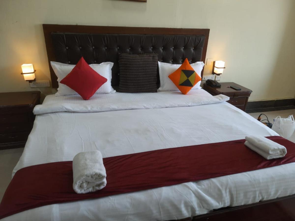 Hotel Surya Beach Inn Puri Kültér fotó