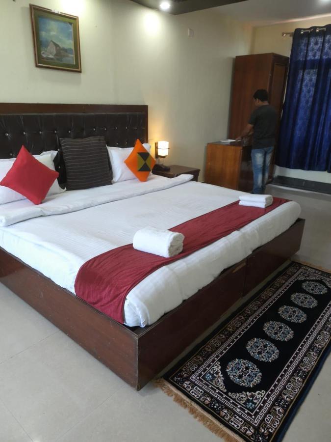 Hotel Surya Beach Inn Puri Kültér fotó